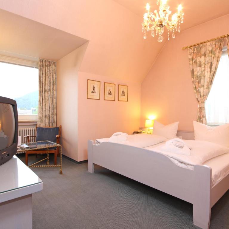 Wittelsbacher Hof Swiss Quality Hotel - Familienzimmer mit Bergblick - 4