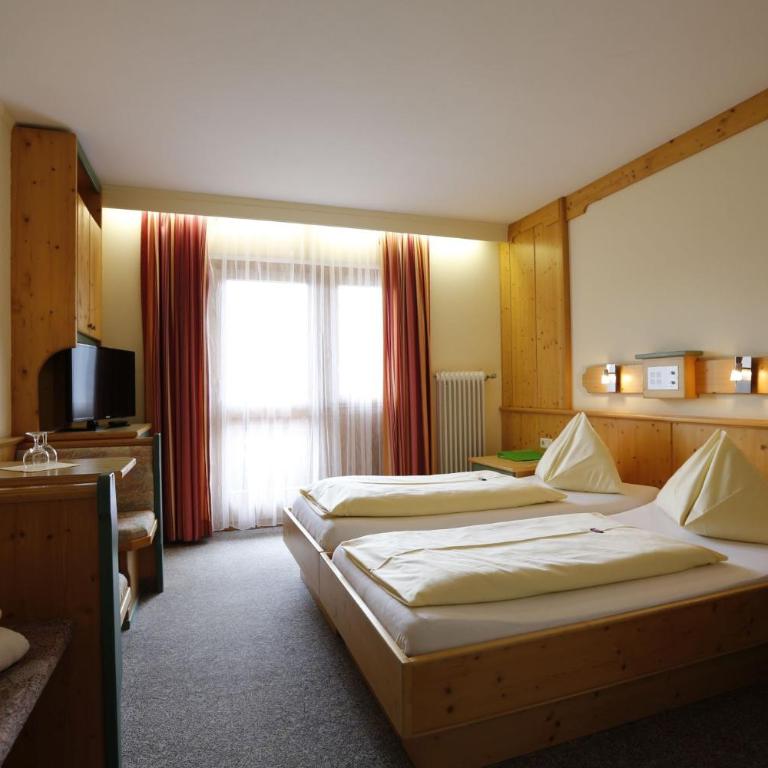 Premium Wanderhotel Steirerhof - Doppelzimmer mit Dusche - 1