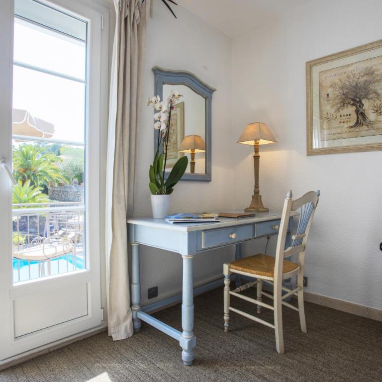 La Bastide de Valbonne - Chambre avec Vue sur Piscine - 3