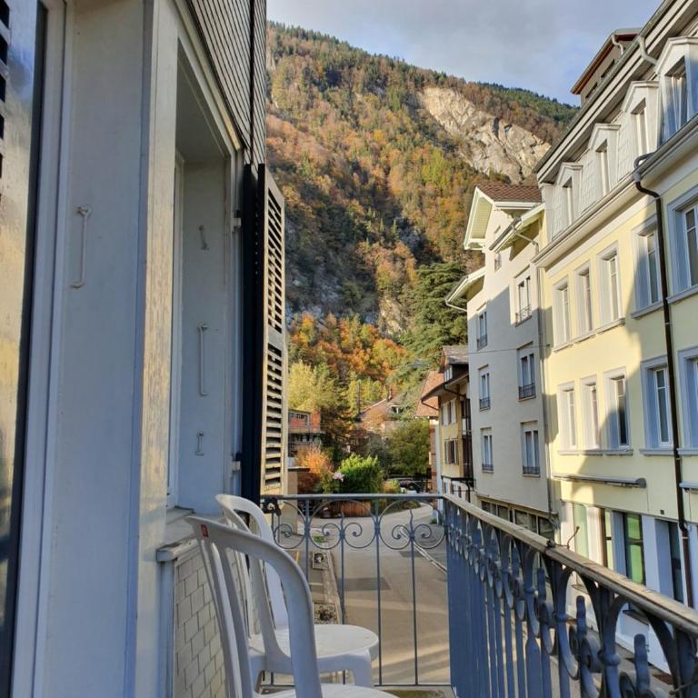 Interlaken Linda Inn Lodge - Doppelzimmer mit Gemeinschaftsbad und Terrasse - 2