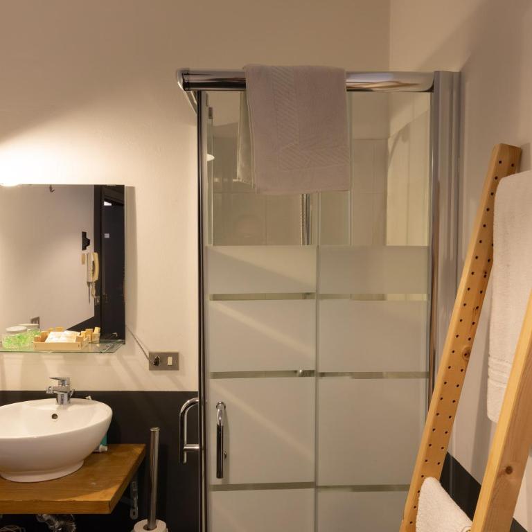 Terrazza Santa Chiara - Triple Room with Private External Bathroom - 17