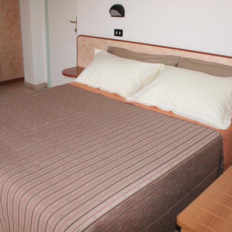 Hotel Verdemare - Camera Matrimoniale/Doppia con Letti Singoli - 2