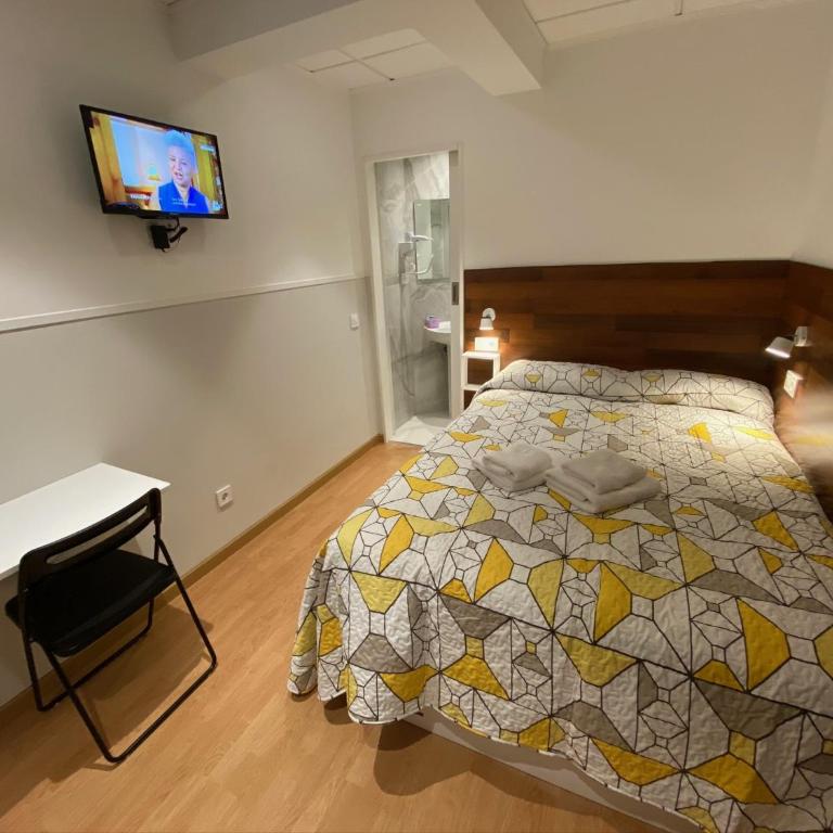 Far Home Gran Vía - Standard Double Room - 4