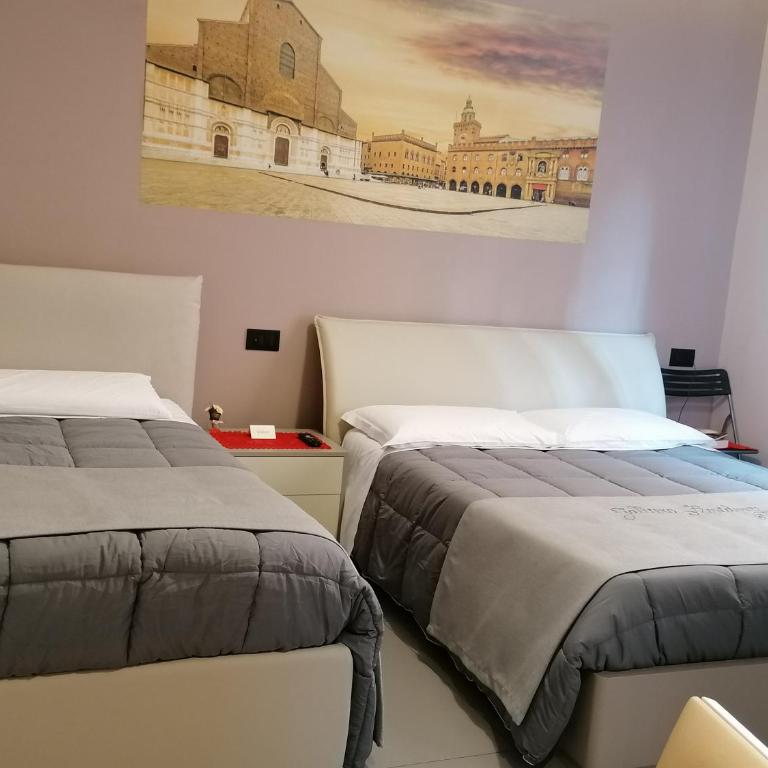 Galliera Residence B&B - Deluxe Triple Room with Private Bathroom - 3