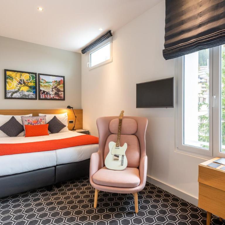Hard Rock Hotel Davos - Superior Unterkunft Gold mit Kingsize-Bett - 4