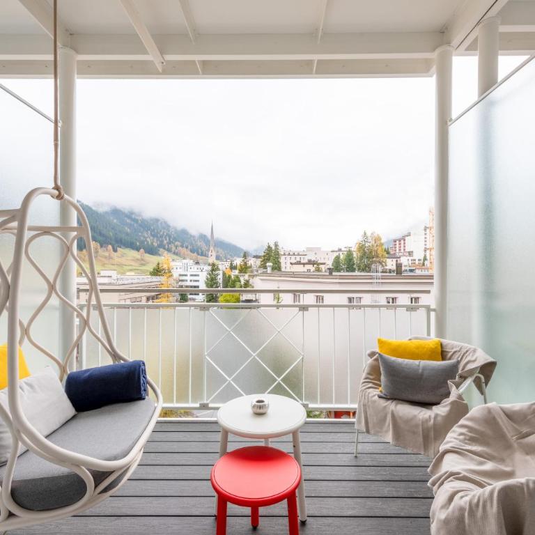 Hard Rock Hotel Davos - Deluxe Unterkunft Gold mit Kingsize-Bett - 2