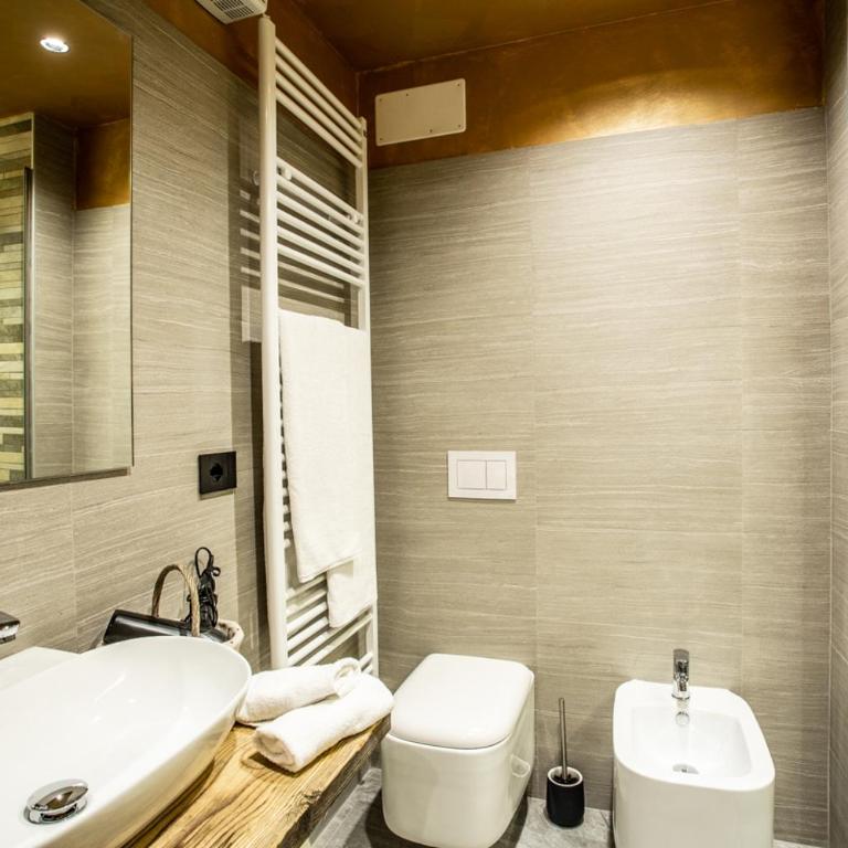 Alpine Rooms Guesthouse - Camera Familiare con Bagno Privato - 9