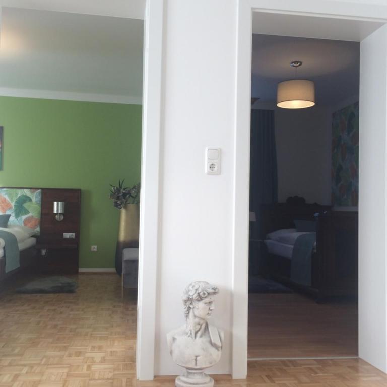 Art Chic - your exklusive stay - Three-Bedroom Apartment - 10