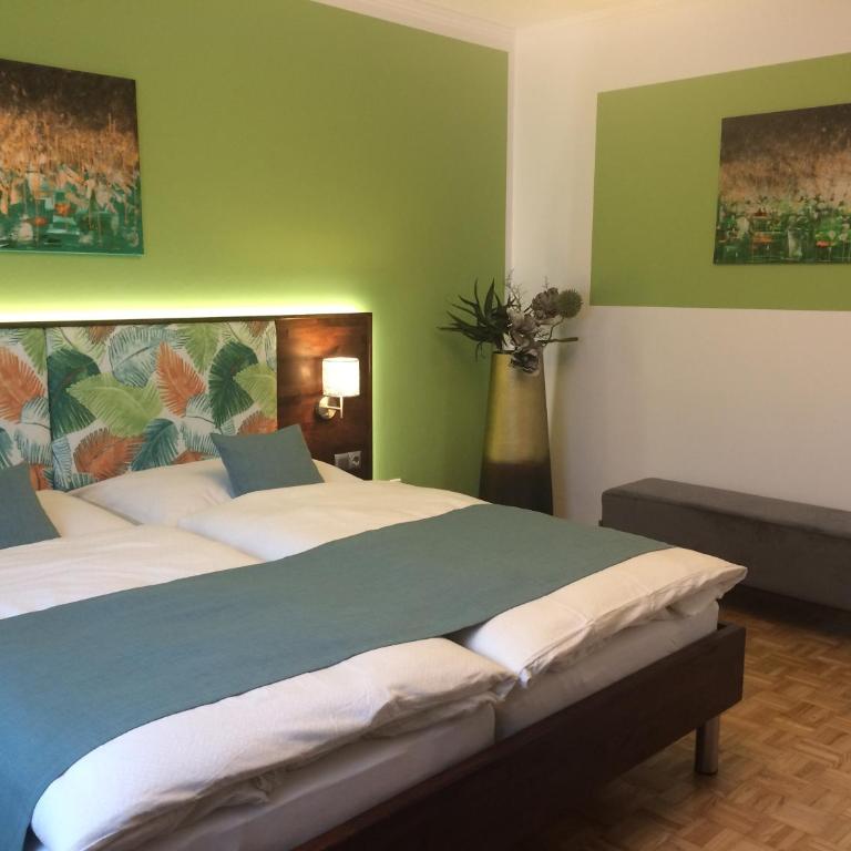 Art Chic - your exklusive stay - Three-Bedroom Apartment - 1