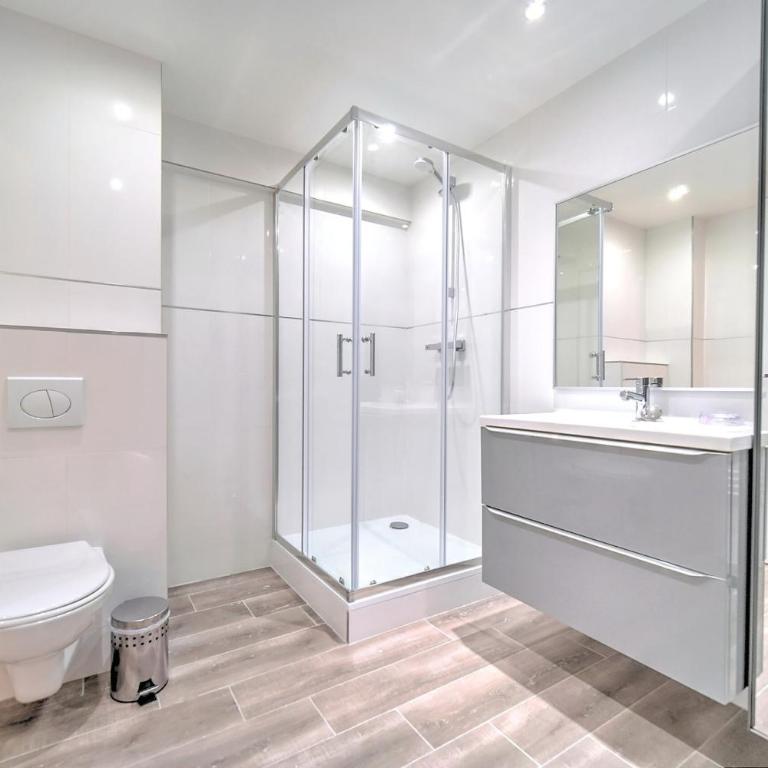 Cannes premium 3 BR 2 bath fully renovated heart of town by Olam Properties - Apartamento - 24
