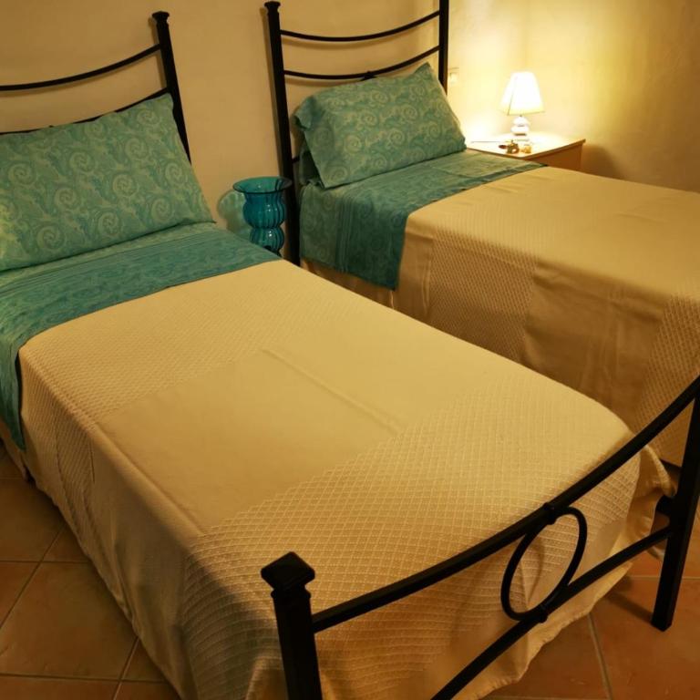 Casa Martina - Camera Doppia con Letti Singoli con Bagno Privato - 5