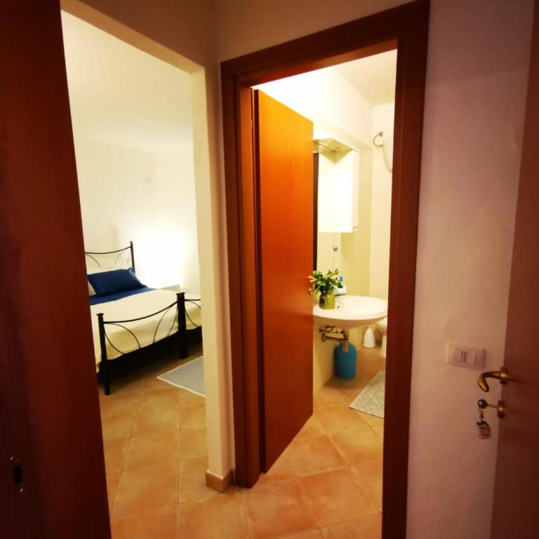 Casa Martina - Camera Matrimoniale con Bagno Privato - 11