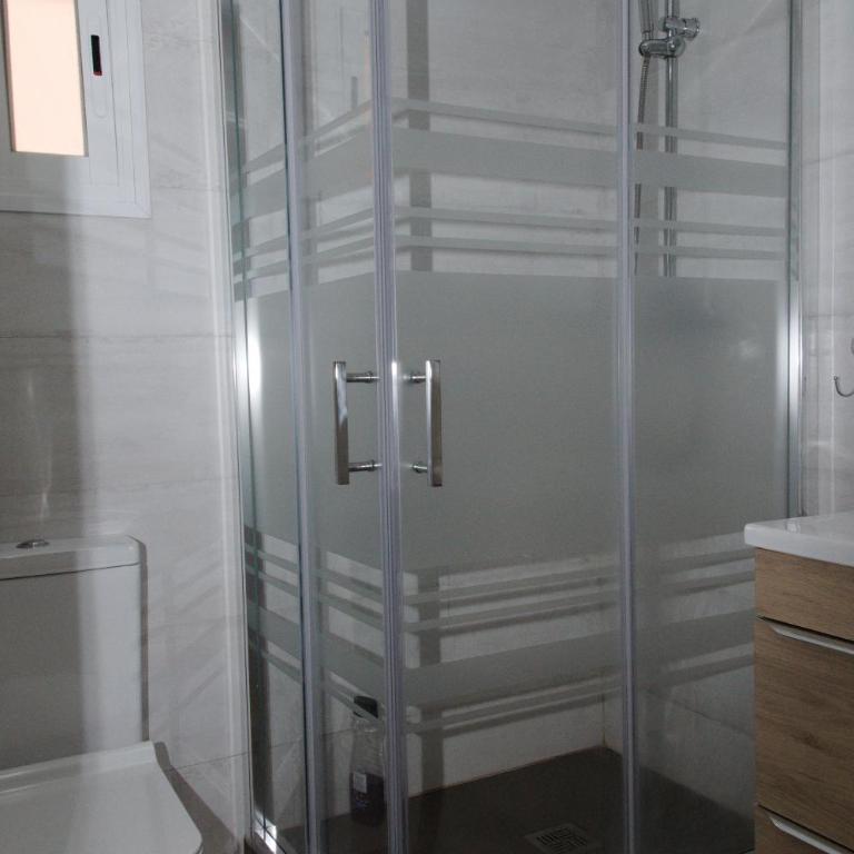 Moderno,tranquilo, entrada autónoma y fácil aparcamiento. - Two-Bedroom Apartment - 11