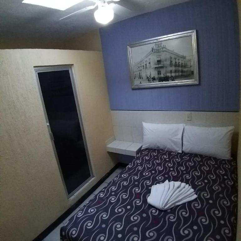 Hotel Aguila - Habitación Triple con baño - 5