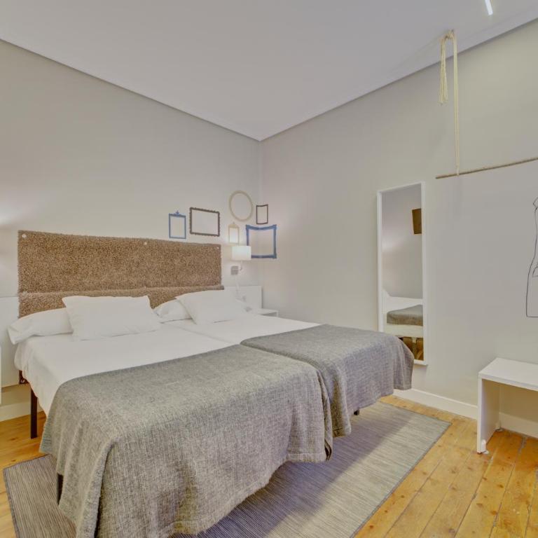 Pensión Mendi - Habitación Doble con baño privado externo - 1