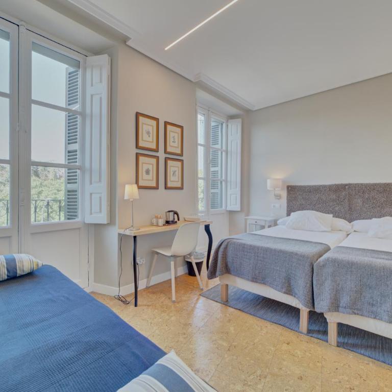 Pensión Mendi - Habitación Doble con baño privado externo - 2 camas - 2