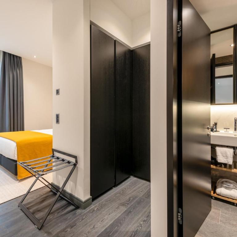 Hard Rock Hotel Davos - Studio-Suite Gold mit Kingsize-Bett - 2