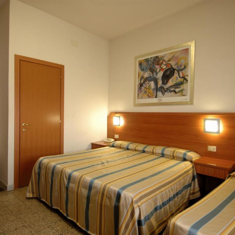 Hotel Moderno - Camera Tripla - 1