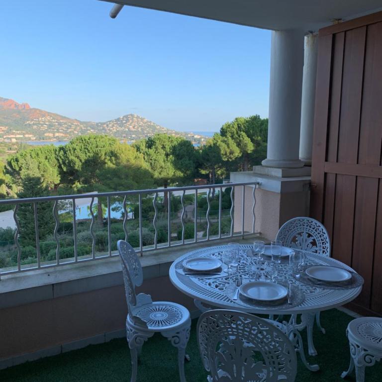 SAINT RAPHAEL, CAP ESTEREL Le Hameau. Vue mer - Studio with Sea View - 2