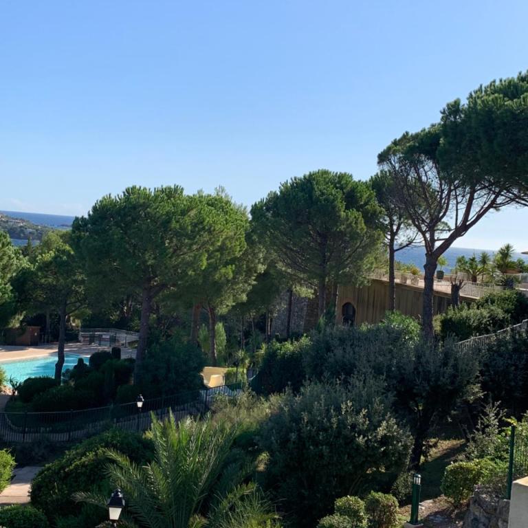 SAINT RAPHAEL, CAP ESTEREL Le Hameau. Vue mer - Studio with Sea View - 9