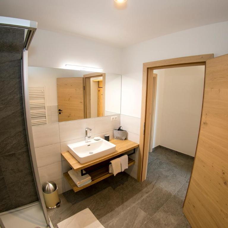 Apartment Wiesenhof - NATUR & WEITBLICK über Innsbruck - Ladestation für Elektroautos - Deluxe Apartment - 10