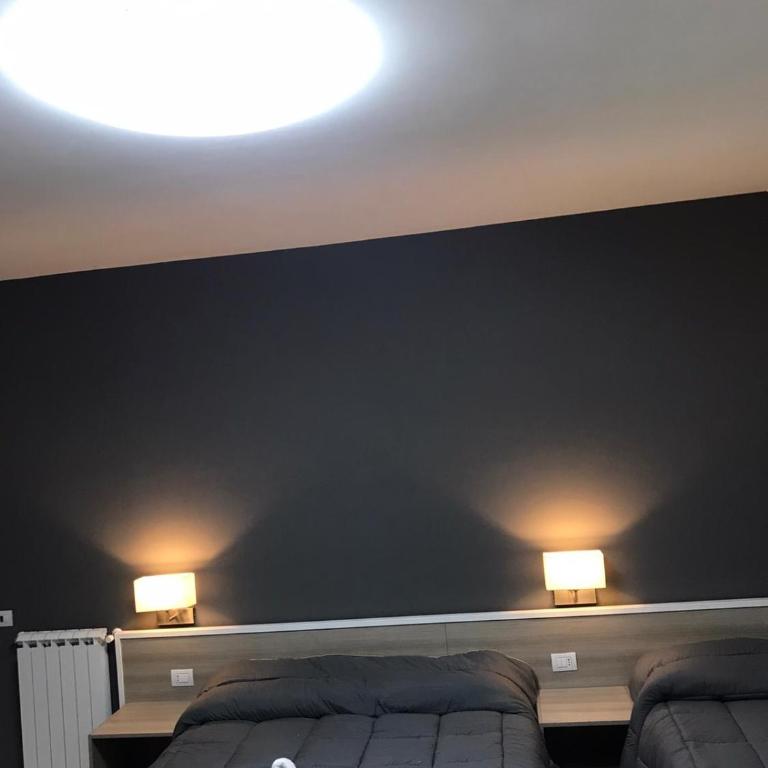 COSTA APARTMENT NAPLES - Camera Tripla Comfort con Doccia - 9