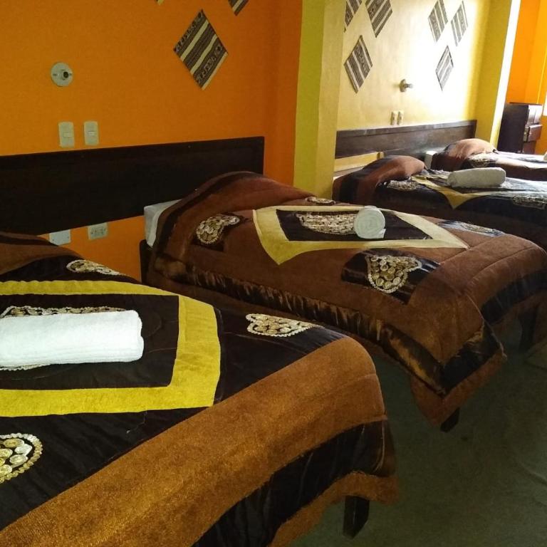 Hostal Lucky Puno - Habitación Cuádruple con baño privado - 2