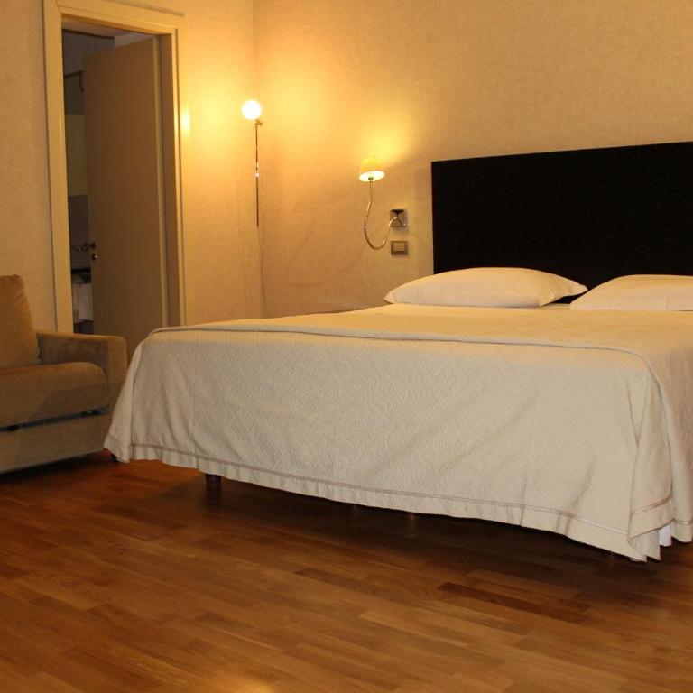 MH Design Hotel - Camera Matrimoniale Superior - 6