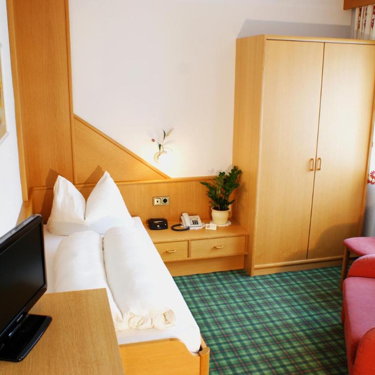 Hotel Central - das kleine Boutique Hotel am Achensee - Standard Einzelzimmer mit Balkon - Nebengebäude - 3