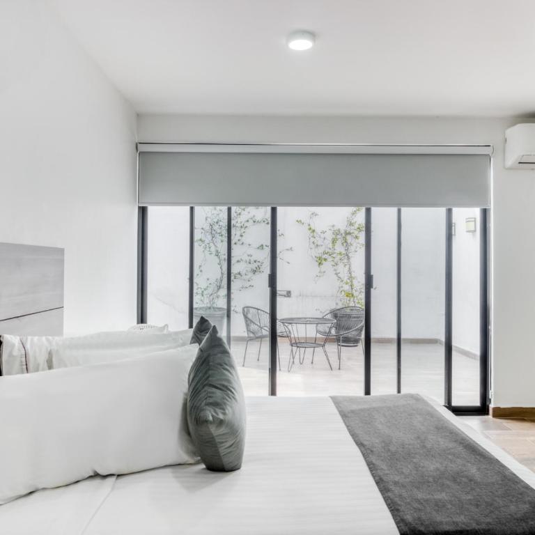 VN Hotel - Deluxe Room - 4