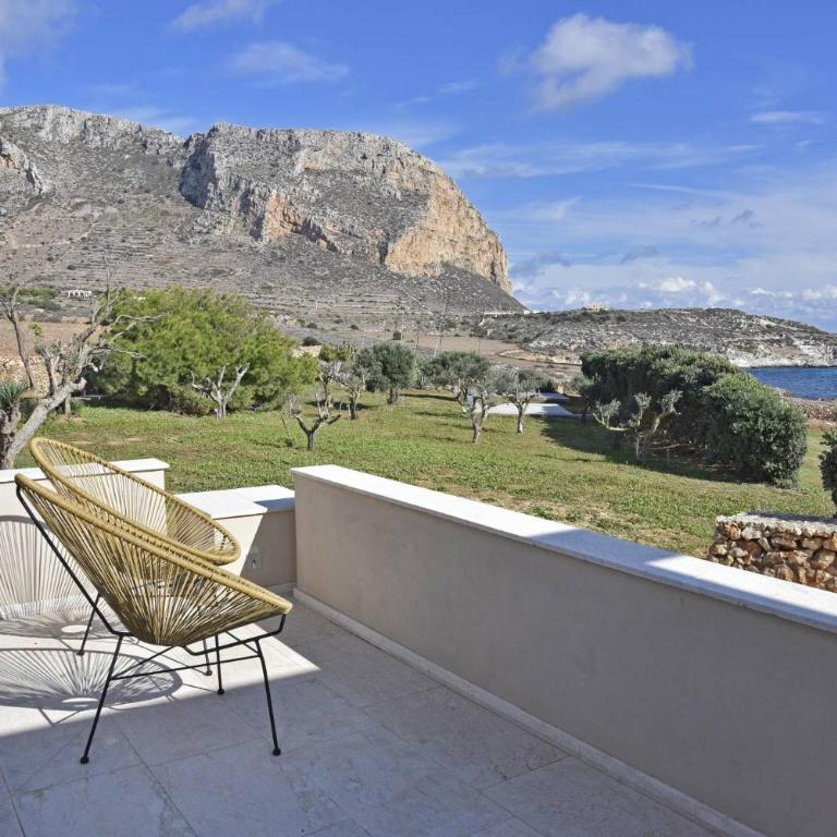 Villa Pirreca - Suite Deluxe con Vista Mare - 10