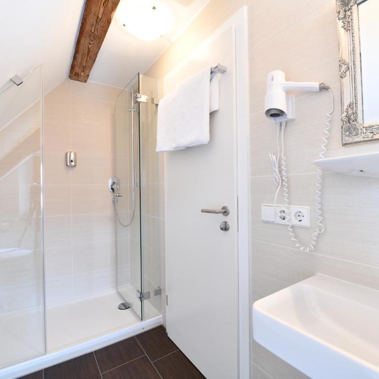 Hotel Montfort-Schlössle - Comfort Doppelzimmer mit Seeblick - 7