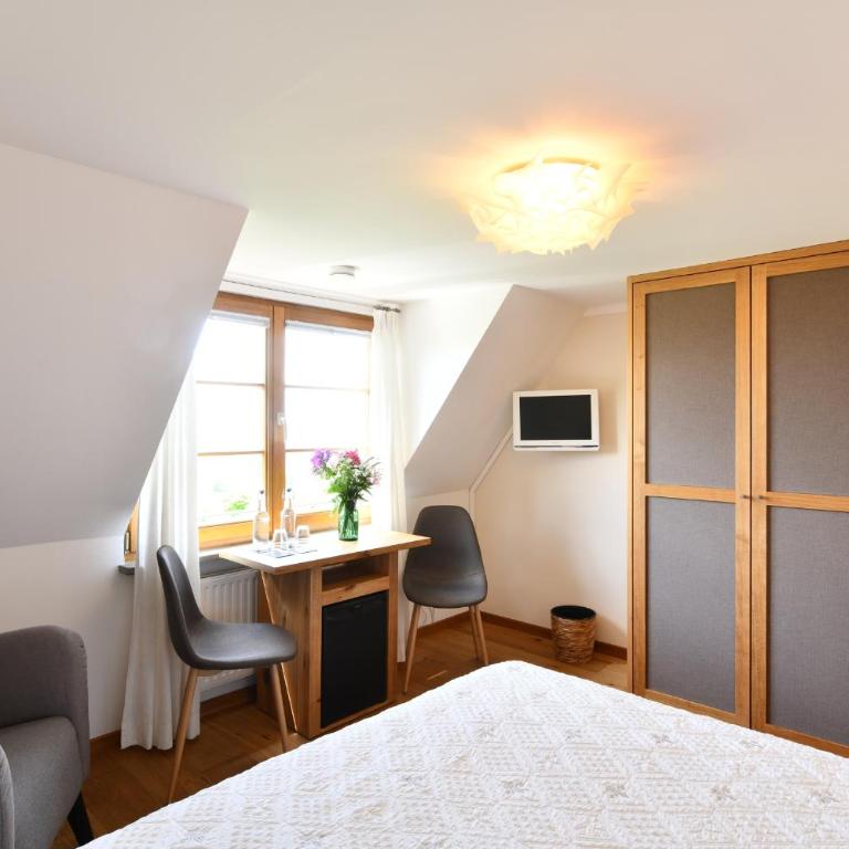 Hotel Montfort-Schlössle - Economy Doppelzimmer mit Seeblick - 7
