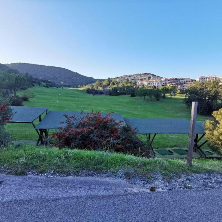 SAINT RAPHAEL, CAP ESTEREL Le Hameau. Vue mer - Studio with Sea View - 13