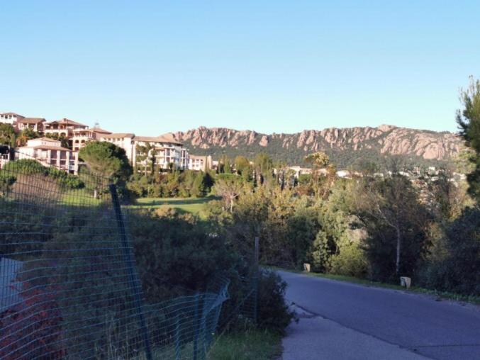 SAINT RAPHAEL, CAP ESTEREL Le Hameau. Vue mer - Studio with Sea View - 14