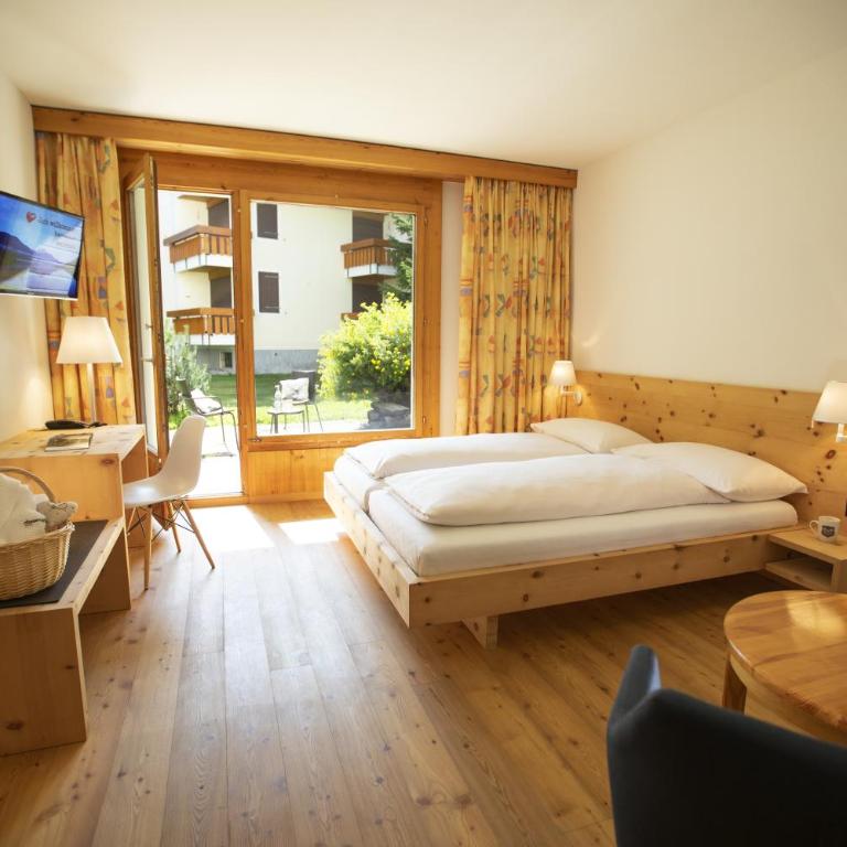 Hotel Chesa Surlej - Classic Doppelzimmer mit Balkon - 3