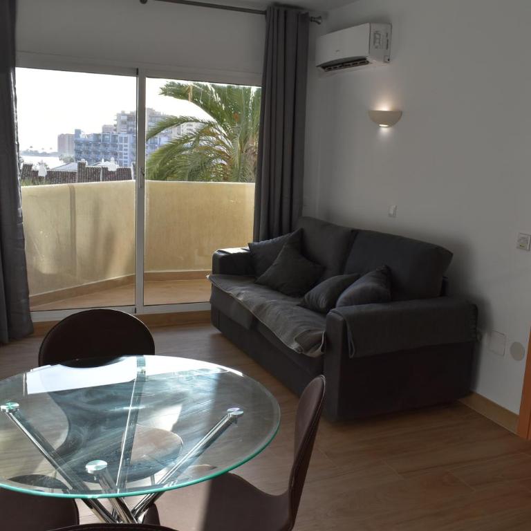 Benal Beach, Luxury Sea & Mountain View Beachside 1 Bedroom Apartment - Apartment with Sea View - 18