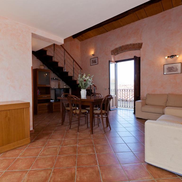 Terrazza del Centro (by Vacation Service) - Three-Bedroom Apartment with Terrace and Sea View - 4