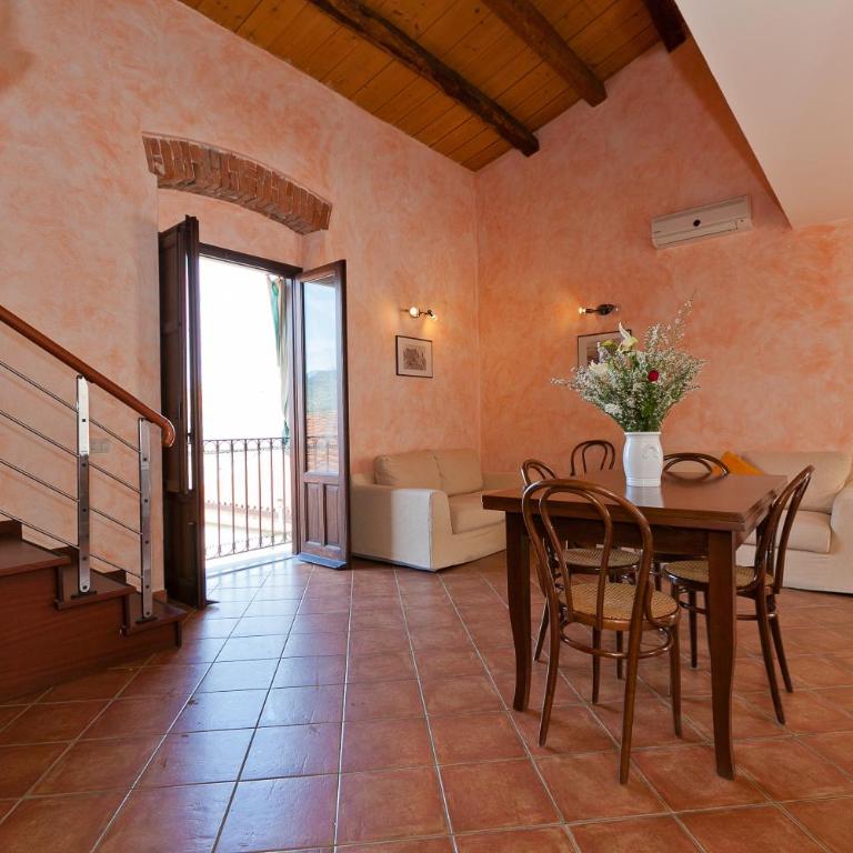 Terrazza del Centro (by Vacation Service) - Three-Bedroom Apartment with Terrace and Sea View - 5