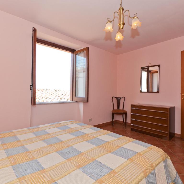 Terrazza del Centro (by Vacation Service) - Three-Bedroom Apartment with Terrace and Sea View - 12