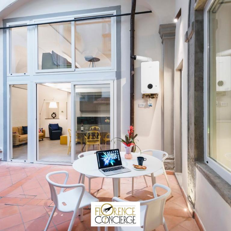 Ground Floor With Patio-Ghibellina 65 - Appartamento con Patio - 1