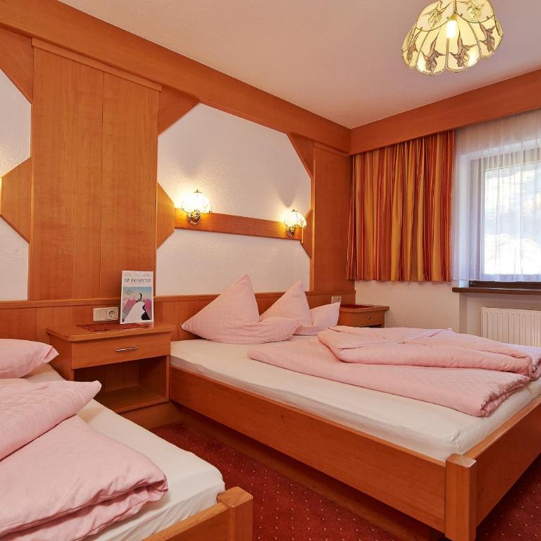Fremdenpension Alpenruhe - Dreibettzimmer - 1