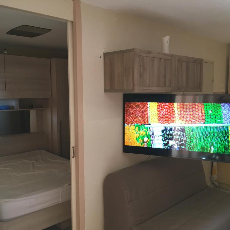 CAVALAIRE vue MER au loin MAISONNETTE TOUT ÉQUIPÉE POUR 4 PERSONNES AVEC PISCINE CLIM WIFI VÉLOS TV BARBECUES - Appartement - Vue sur Mer - 8