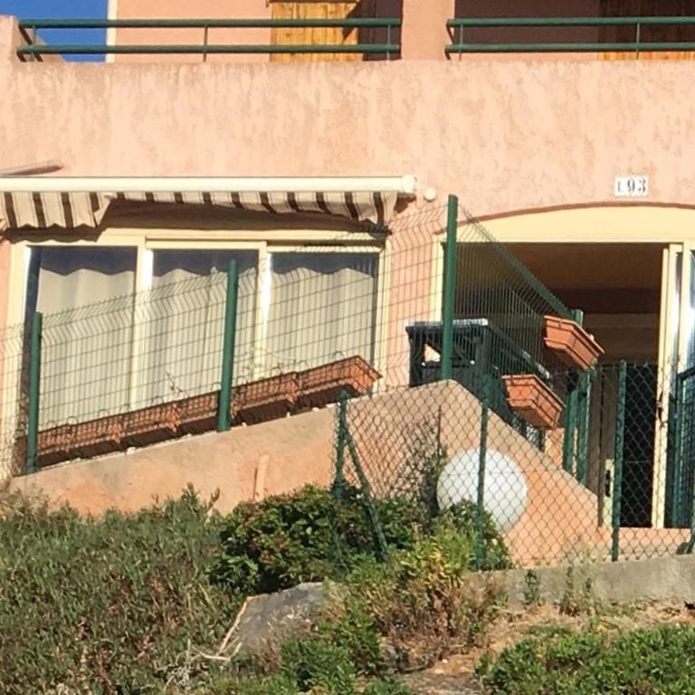 CAVALAIRE vue MER au loin MAISONNETTE TOUT ÉQUIPÉE POUR 4 PERSONNES AVEC PISCINE CLIM WIFI VÉLOS TV BARBECUES - Appartement - Vue sur Mer - 40