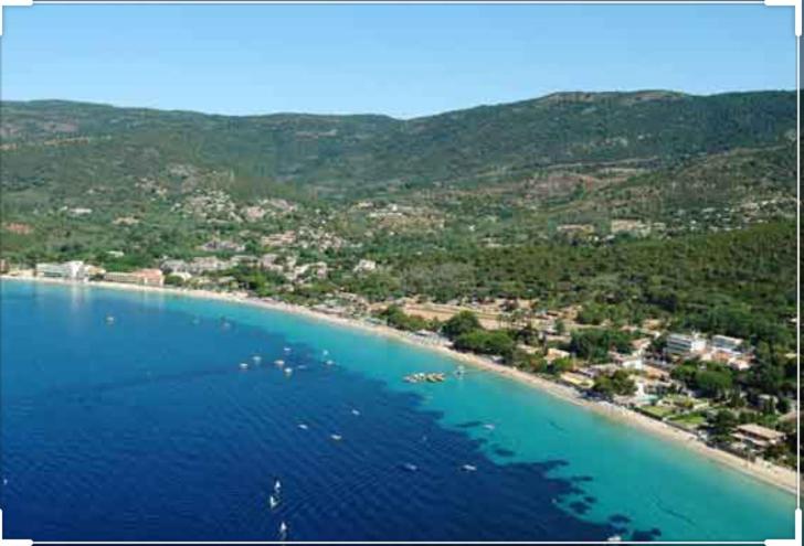 CAVALAIRE vue MER au loin MAISONNETTE TOUT ÉQUIPÉE POUR 4 PERSONNES AVEC PISCINE CLIM WIFI VÉLOS TV BARBECUES - Appartement - Vue sur Mer - 67