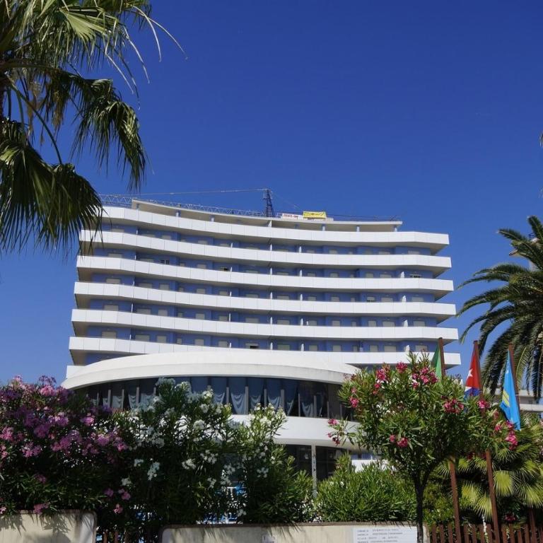Condominio International - Appartamento con 2 Camere da Letto - 1