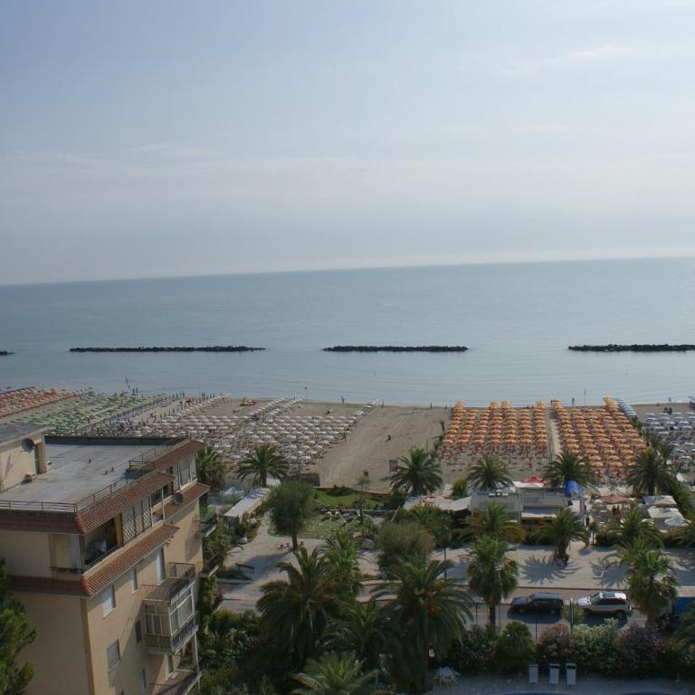 Condominio International - Appartamento con 2 Camere da Letto - 2