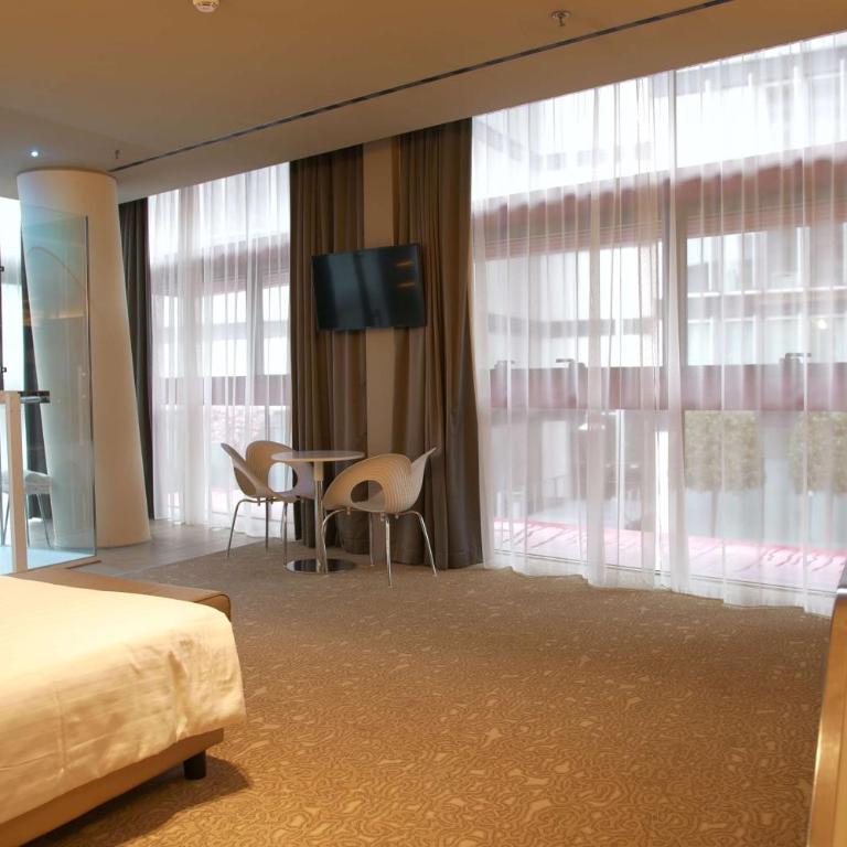 Best Western Plus Net Tower Hotel Padova - Camera Matrimoniale Deluxe con Doccia - 11