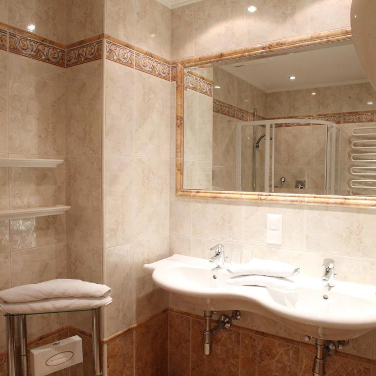 Hotel Neuwirt - Superior Doppelzimmer im Nebengebäude - 5