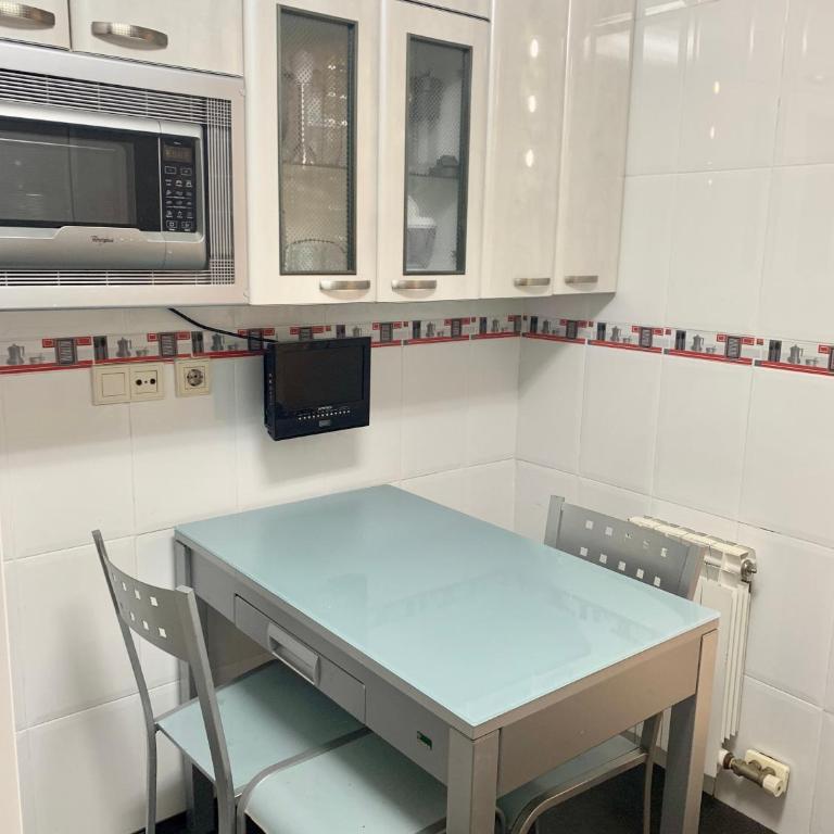 Apto Alma Parking y Piscina GRATIS - Three-Bedroom Apartment - 9